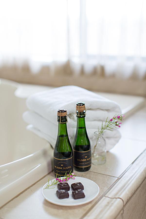 Hotel Rogue Regency &