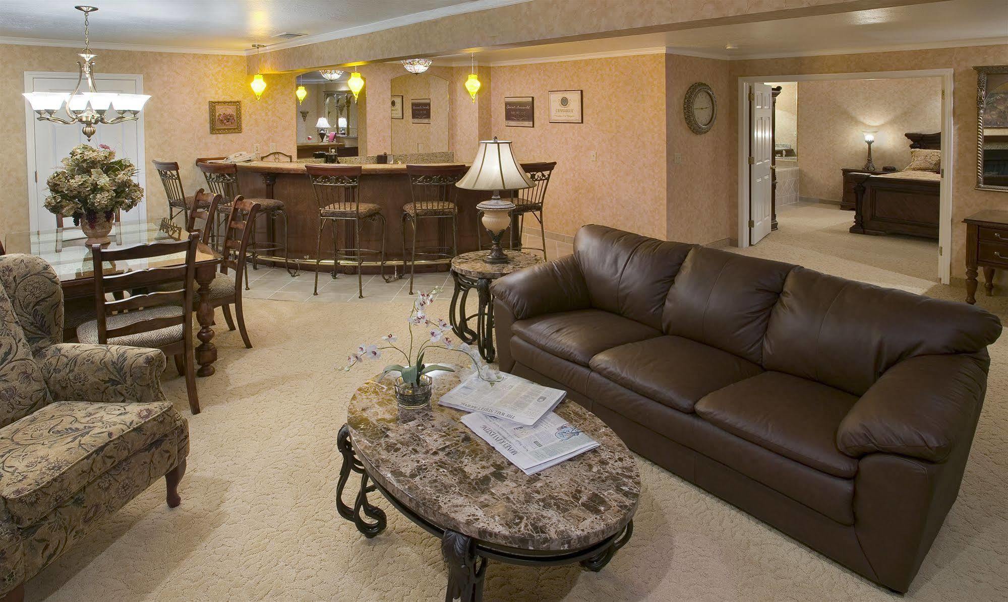 Rogue Regency & Hotel
